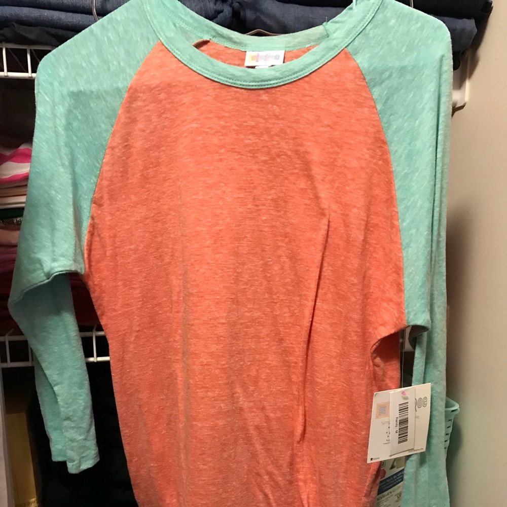 NWT Lularoe Randy M Tee